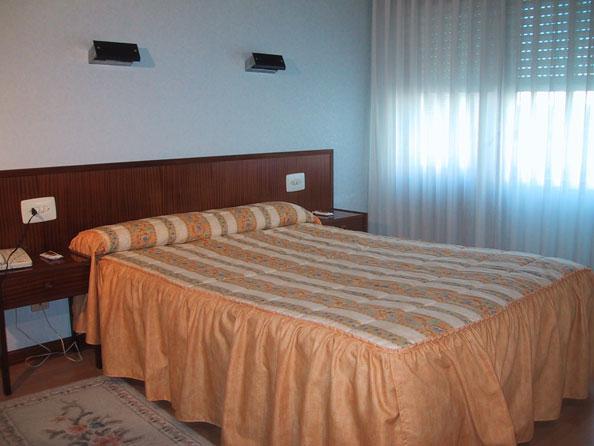 Hotel Acebos Azabache Gijón Oda fotoğraf