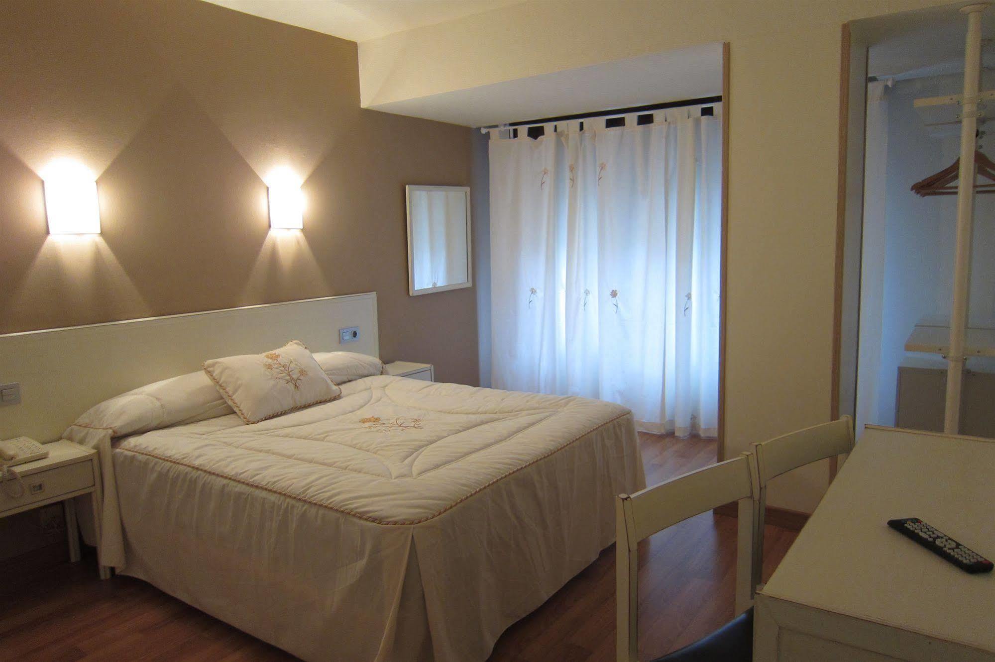 Hotel Acebos Azabache Gijón Dış mekan fotoğraf